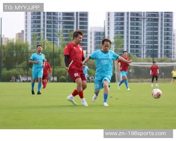 明星们在绿茵场上挥洒汗水足球场上的激情与友谊交织成美好瞬间 明星们在绿茵场上挥洒汗水足球场上的激情与友谊交织成美好瞬间